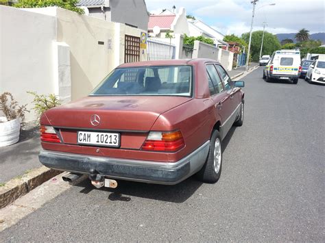 Full v5 with 2 keys. Used 1990 MERCEDES BENZ E CLASS W124 260E on auction