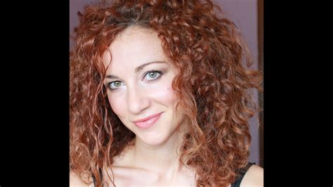 Se hai già i capelli ondulati o ricci, allora quasi tutte le macchine per arricciare i capelli automatiche ti aiuteranno a domare i riccioli, a liberarti dell'effetto crespo e a creare persino ricci perfetti. come asciugare i capelli ricci (secondo me) - YouTube