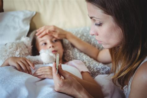 Im schnitt leiden kindergartenkinder bis zu siebenmal im jahr an einer fieberhaften infektion. Wenn Kleinkinder Fieber haben sind nicht unbedingt ...