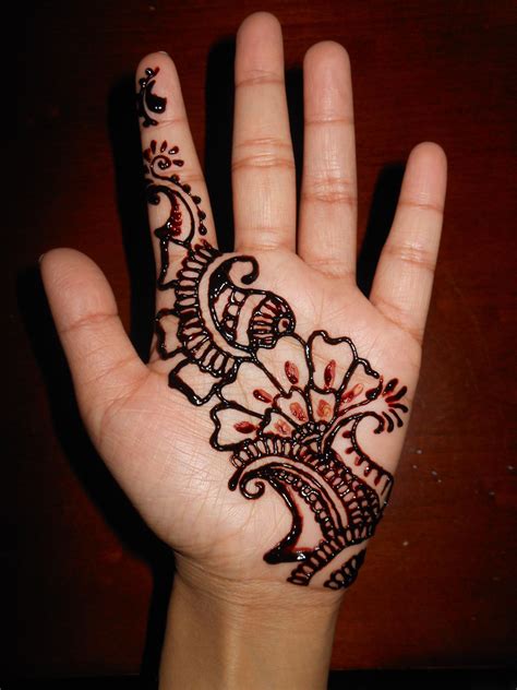 An artist's job is done as soon as the tattoo is finished; My henna creation :) | Hand henna, Hand tattoos, Mehandi ...