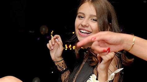 Póki co odrzuca wszystkie propozycje aktorskie, które dostaje jego córka! Oliwia Bieniuk już po balu gimnazjalnym. Pokazała zdjęcia ...