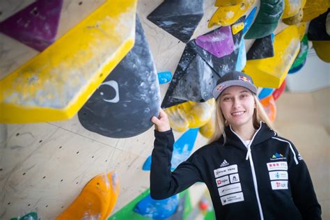 For her, this contrast between competitive collaboration and individual effort is what makes the sport so unique, and why she loves it so much. Janja Garnbret nominirana za lestvico 30 najvplivnejših ...