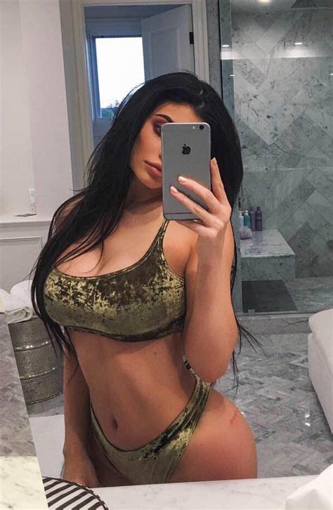 You see i used to suffer from not being able to have. Kylie makes me rock hard. Make me cum. : celebJObuds