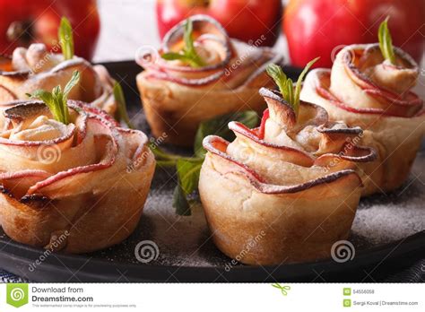 Blickfang und wirklich süß sie sind fantastisch für … Apfelkuchen In Form Von Rosen Festliche Kuchen Stockfoto ...