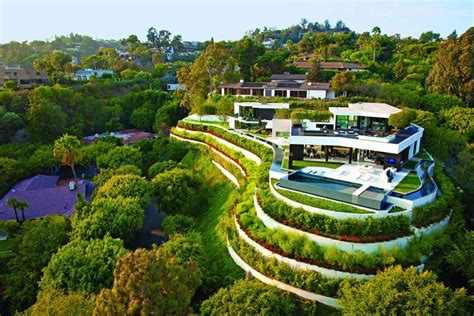 The beautiful beverly hills palace offers 22,000 sq. Extravagant Contemporary Beverly Hills Mansion With ...