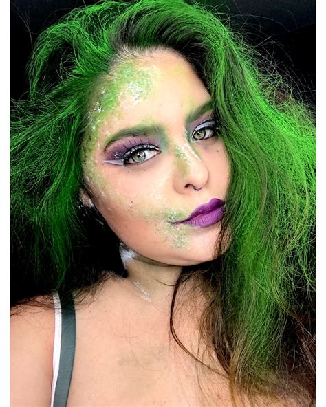 Beetlejuice, who used to participate in comic wrestling during his early career, recently challenged mike tyson to a match. Beetle juice Halloween makeup | Halloween makeup, Makeup ...