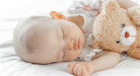Manche machen es den eltern leicht, sind schnell und einfach zum schlafen zu bringen und haben schon nach wenigen monaten einen schlafrhythmus entwickelt, der auch eltern halbwegs geruhsame nächte gönnt. Einschlafhilfe Baby - Tipps | Sein Baby richtig schlafen legen