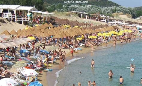Οι φυσικοί αμμόλοφοι που σχηματίζονται κατά μήκος της ακτής έδωσαν το όνομά τους στην παραλία των αμμόλοφων, που έχει μήκος 15 χλμ, όταν όλη η ακτογραμμή του δήμου παγγαίου έχει μήκος 55. Kavala City