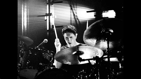 Stereophonics are my favorite band right now. stereophonics - maybe tomorrow (live acoustic) - YouTube