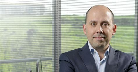 Ricardo andrade quaresma bernardo (european portuguese: Ricardo Lopes, nuevo director de marketing en Renault ...