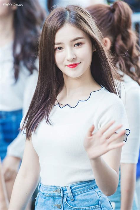 ©credits for the pictures go to their respective photographers. 「Momoland」おしゃれまとめの人気アイデア｜Pinterest｜Yu Yu | 女性, 美しい女性, セレブ