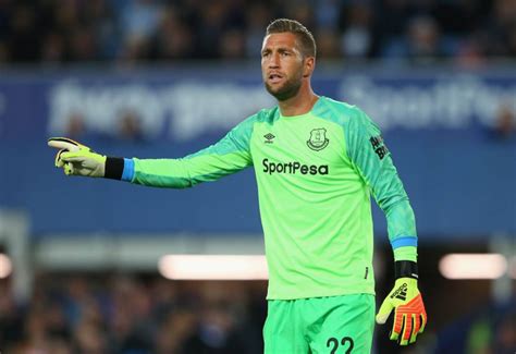 Born 22 september 1982) is a dutch footballer who plays as a goalkeeper for eredivisie club ajax and the netherlands national. Calciomercato, UFFICIALE: l'ex Roma torna all'Ajax