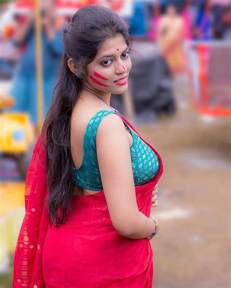 Hot indian girls saree cleavage : Pin on Indian sarees