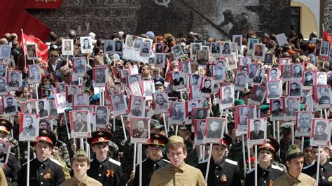 .фото нацистских преступников на сайтах акции бессмертный полк, заявили, что в сервисе бессмертный полк онлайн фотографию лидера нацистской германии адольфа гитлера. СК предъявил обвинение за фото Мюллера на сайте ...