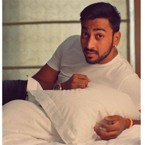 Deepak hooda alleged that krunal pandya has been trying to pull him down and also warned him that he would ensure he did not play for baroda again. Krunal Pandya Biography, Like, Height, Weight, Birthdate ...