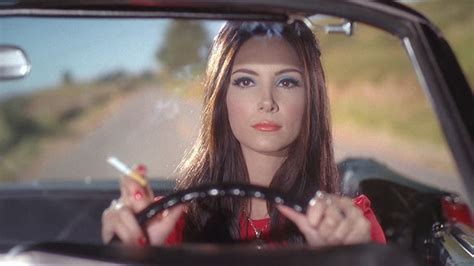 In her gothic victorian apartment she makes spells and potions, and then picks up men and seduces them. Showtimes - The Love Witch - Movie Trailers - iTunes