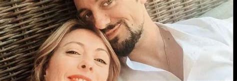 Mio padre ha fatto di tutto per non farsi stimare. Giorgia Meloni è diventata mamma: è nata Ginevra