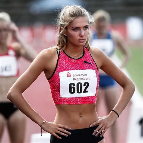 She competes in 400 m and 4x400 m relay. Alica Schmidt | 달리기, 모델, 피트니스