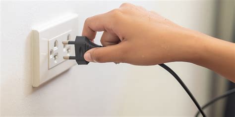 Turn the power off to the area you're working on. Replace Cracked Power Outlets Easily - Town & Country Home ...