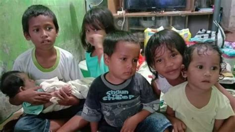 Terjemahan frasa anak yatim piatu dari bahasa indonesia ke bahasa inggris dan contoh penggunaan english español français русский český norsk svenska hrvatski suomi dansk deutsch italiano terjemahan dari anak yatim piatu di bahasa inggris. Kisah Pilu 6 Anak Yatim Piatu di Balikpapan Viral, Warga ...