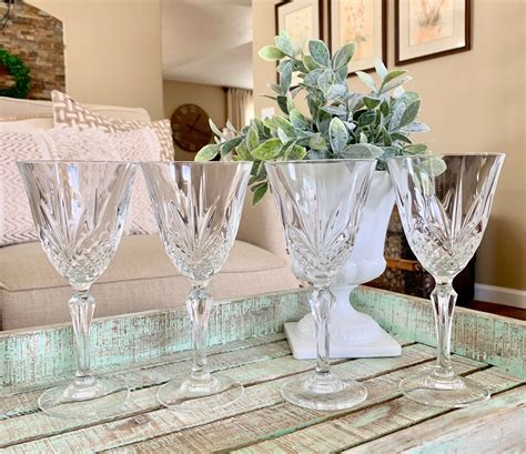 Checkout our wide variety of personalized water glasses with premium quality. Cristal de Flandre set of 4 Crystal Wine Glass or Water ...