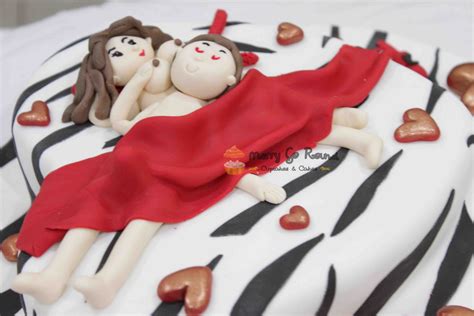 Maka kami akan merekomendasikan terkait sinopsis, trailer beserta link download secret in bed with my boss sub indo. Merry Go Round - Cupcakes & Cakes: Naughty Bed Cake for Bachelorette Party
