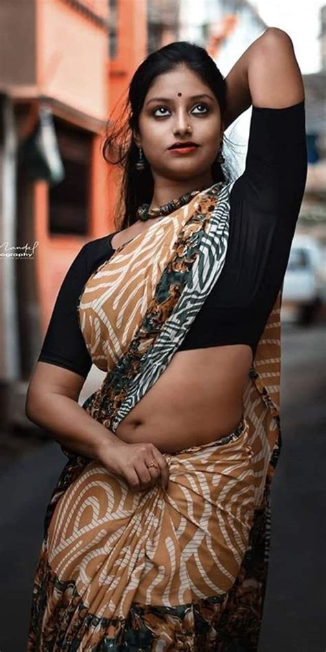 I posted a new photo to facebook fb.me/2d1qszjxm. 40+ Aunty Navel - Rhythamika's Navel | South Indian Navels ...