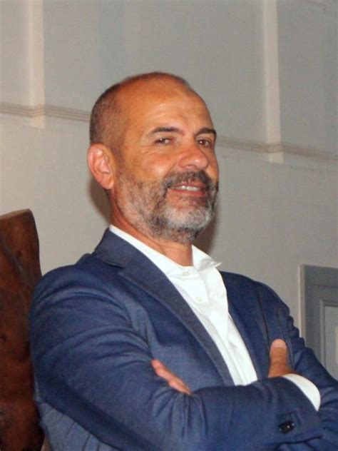 L'assessore regionale alla sanità della sicilia ruggero razza è indagato nell'ambito dell'inchiesta della procura di trapani sui dati falsi sulla pandemia comunicati dal dipartimento dell'assessorato all'istituto. ARRIVA LA CIRCOLARE DELL'ASSESSORE RAZZA CHE STABILIZZA IL PERSONALE PRECARIO STORICO DELL'ASP ...