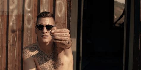 Auf dem bild schauen sich die musiker durchaus verliebt an und wirken so, als würden sie sehr vertraut sein. Video: Bonez & RAF Camora feat. Gzuz - Mörder // 16BARS.DE