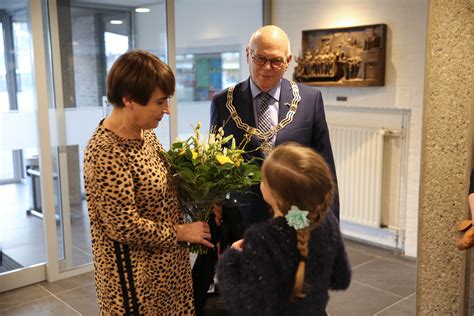 As its website states, shedecides was launched to support the fundamental rights of girls and women to decide freely and for themselves about their. Minister Lilianne Ploumen (PvdA) bezoekt Nederweert ...