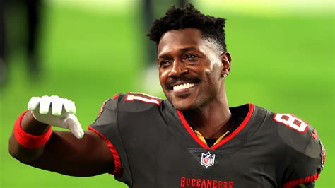 If antonio does what i think he's going to do, he's going to be fine. brown had four receptions for 56 yards and. Antonio Brown wants Buccaneers to re-sign free agent wide ...