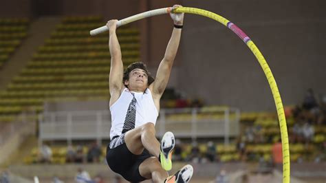 Tokyo — mondo duplantis took his first pole vault with a broomstick. Armand Duplantis får priset Bragdguldet - Klartext ...