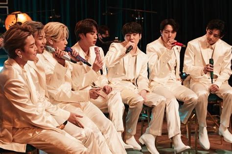 Bts will be an excellent initiation for new fans and intro for february 23, dear gossips,. Ini yang Ditunggu-tunggu ARMY, BTS Bakal Tampil Spesial di ...