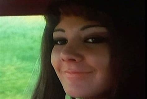 Street of a thousand pleasures (1972) ». RAREFILMSANDMORE.COM. MÄDCHEN MIT OFFENEN LIPPEN (1972)