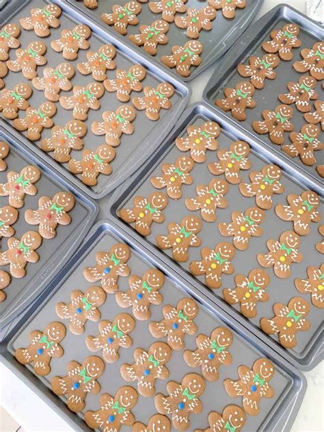 Not only are they tasty, the presentation is beautiful. Archway Iced Gingerbread Man Cookies : The Best ...