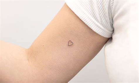 Hay tatuajes de corazones entrelazados que siendo muy simples, están cargados de significado. Top Tatuajes de Corazón con Significado, Diseños e Ideas ...