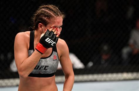 „jak coś kochasz najbardziej na świecie, a to przestaje ci wychodzić, to chyba trzeba. MMA. UFC Auckland. Karolina Kowalkiewicz pokazała twarz po ...