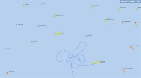 Der havarieort lag zirka 5,5 sm nördlich des südlichen endes des sueskanals bei der stadt sues. Ever Given Suezkanal / Ever Given: Containerschiff wird ...
