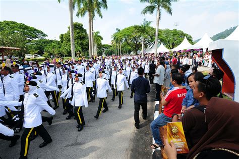 Lembaga penasihat pusat pengajian citra universiti. USM News Portal - RAJA MUDA PERLIS TAULIAH 1,788 PEGAWAI ...