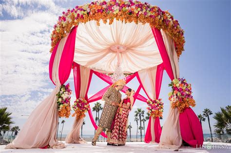 Of all the mandap decorations that we've come across, be it the larger than life ones or the minimalist ones, we're always all hearts for are the all floral mandaps. Pasea Hotel Huntington Beach Indian Wedding | Amrita ...