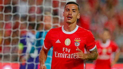 Game log, goals, assists, played minutes, completed passes and shots. Benfica: Chiquinho já está recuperado de lesão