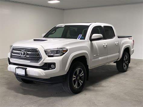 In the 2016 toyota tacoma, however, all i do is press a button and remove my feet from the equation. Pre-Owned 2016 Toyota Tacoma TRD Sport 4WD 4D Double Cab