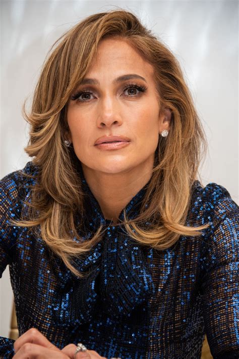 In her latest video, jennifer lopez shows just how far she went to step into her latest role as hustlers is a film about a group of strip club dancers in new york city who began drugging, and then. Jennifer Lopez - "Hustlers" Press Conference in Toronto ...