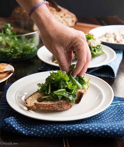 4 place shredded chicken, toasted sourdough, prosciutto, green beans, lettuce and cucumber in a large bowl. Leftover Chicken Caesar Salad Tartines - Betsylife