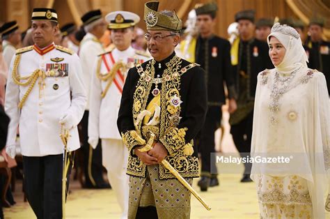 Отметок «нравится», 460 комментариев — istana negara (@istana_negara) в instagram: LENSA Istiadat Pertabalan Yang di-Pertuan Agong ke-16 #Al ...