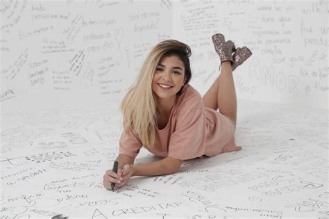 Tyoz, philipe ferreira, bárbara bandeira produção: Cantora Bárbara Bandeira grava videoclip (A Última Carta ...