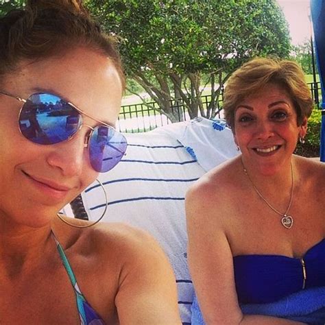 Have you ever thought that jennifer lopez without makeup up would be again very good looking? Jennifer Lopez treats fans to an array of bikini and make ...