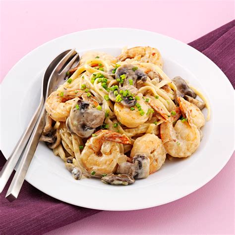 Divide pasta into portions and spoon sauce on top; Shrimp,Garlic,Wine,Cream Sauce For Pasta : 15 Minute ...