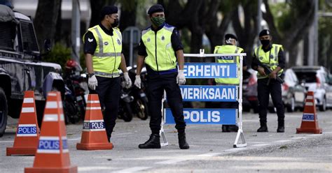 Gaji pokok polis 2017 (kemungkinan tahun 2018 juga) diatur dengan pp nomor 32 tahun 2017 tentang perubahan kesebelas atas pp nomor 29 tahun 2001 tentang peraturan gaji anggota kepolisian negara republik indonesia. Frontliner: Berapa Gaji Mereka Dibandingkan Dengan ...