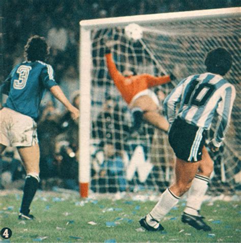 No ano seguinte (1985), a taça dos campeões. Barricada: Argentina vs. Resto del Mundo